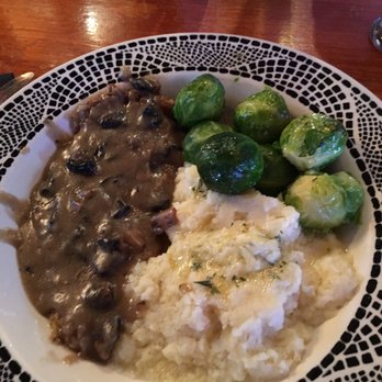 Finley's Bar & Grill - Bars Near Me - Manteca, California