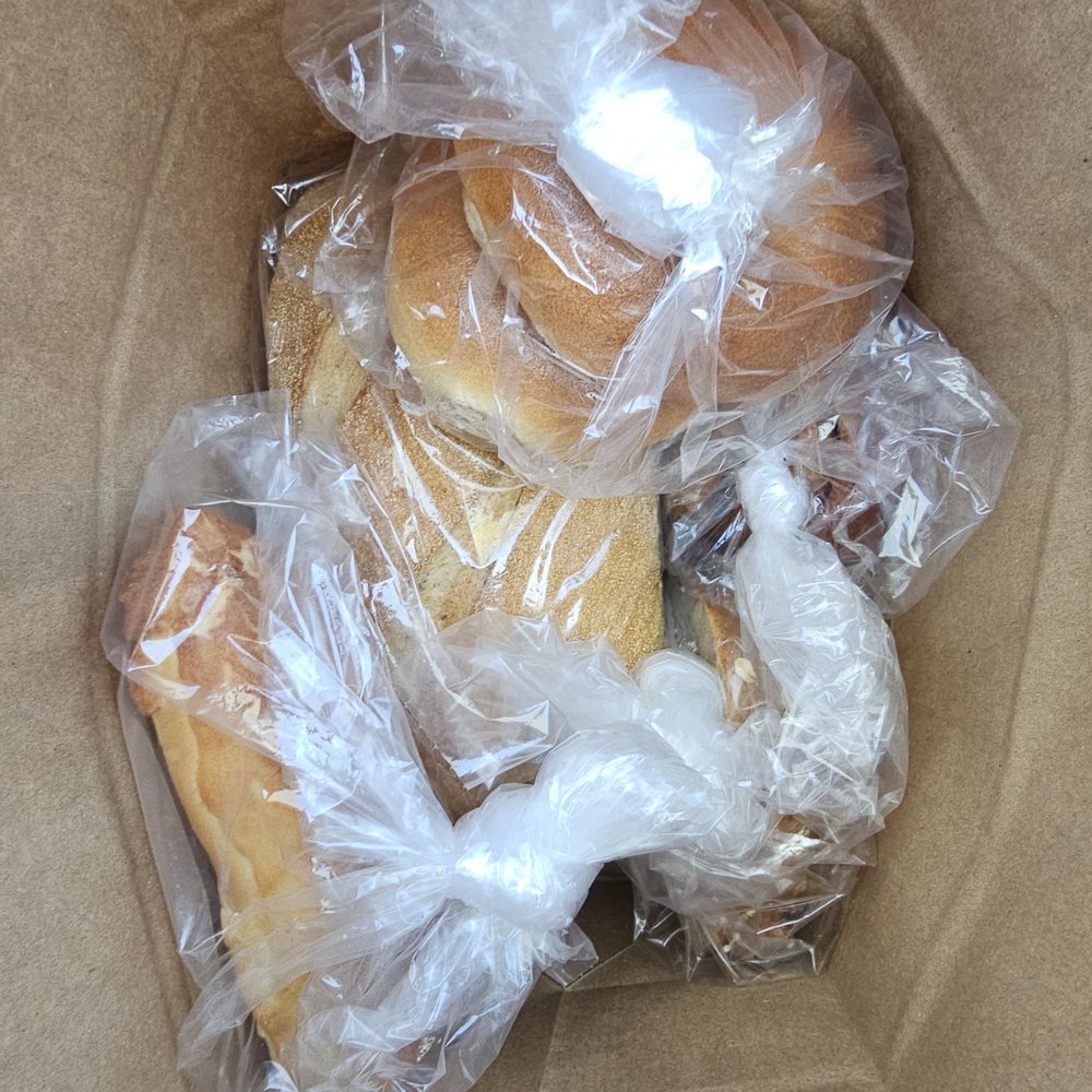 Le Boulanger - 2G2G Surprise Bag - Assorted Breads, bagels, rolls, chocolate chip cookie, cinnamon roll - Bakeries Near Me - San Jose, California Le Boulanger - 2G2G Surprise Bag - Assorted Breads, bagels, rolls, chocolate chip cookie, cinnamon roll - Bakeries Near Me - San Jose, California