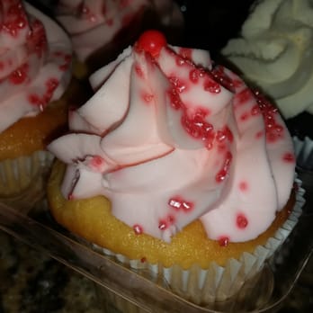 SweetArts - Strawberry cupcake - Cupcakes Near Me - Tracy, California