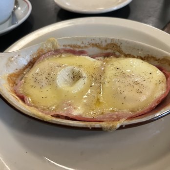 Le Pichet - Oefs Plats, Jambon et Fromage - French Near Me - Seattle, Washington