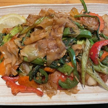 Lemongrass Brooklyn - Pad Kee Mao Lunch - Thai Near Me - Brooklyn, New York Lemongrass Brooklyn - Pad Kee Mao Lunch - Thai Near Me - Brooklyn, New York