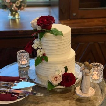 The Batter Up Bakery - Picture of my wedding cake by Batter Up Bakery! The bakery delivered the cake and then arranged the flowers provided by my florist. - Desserts Near Me - Temecula, California