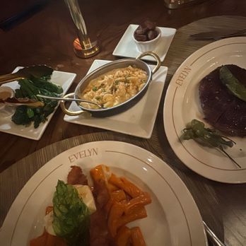 EVELYN - Chicken Rigatoni Alla Vodka, Boneless Prime Ribeye, Roasted Broccoli, Mac and Cheese - Lounges Near Me - Dallas, Texas
