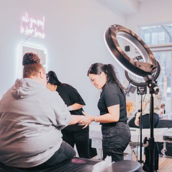 Evoluxe Studio & Academy - Fine line/ tiny tattoo in person training - Permanent Makeup Near Me - Seattle, Washington