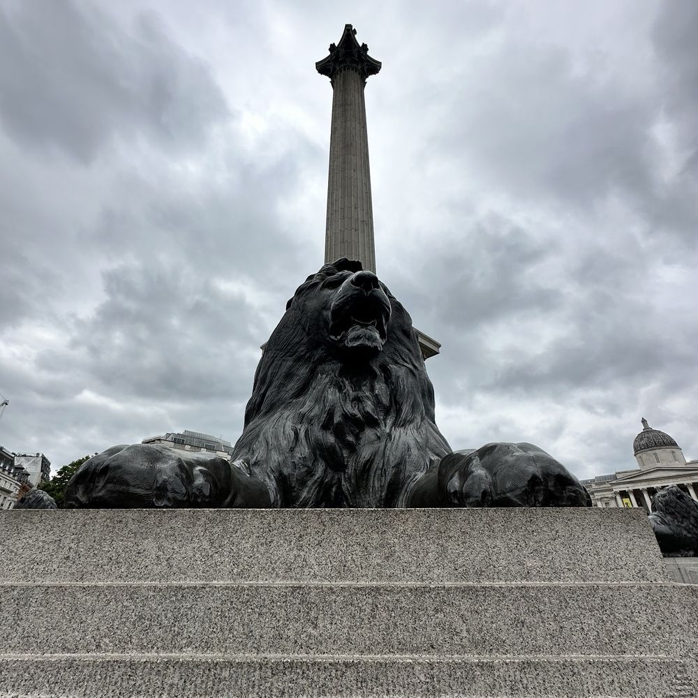 Trafalgar Square - Landmarks & Historical Buildings Near Me - London, XGL