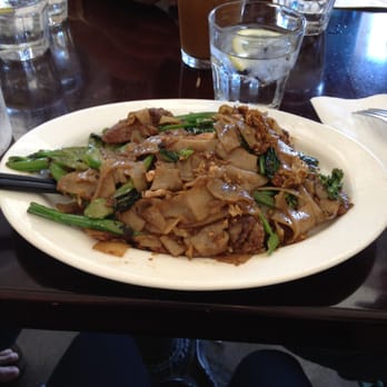 Daisy Mint - Pad See Ew - Thai Near Me - Pasadena, California