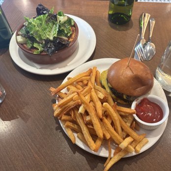 Cafe Deux - Burger and quiche - Cafes Near Me - Harrison, New York Cafe Deux - Burger and quiche - Cafes Near Me - Harrison, New York