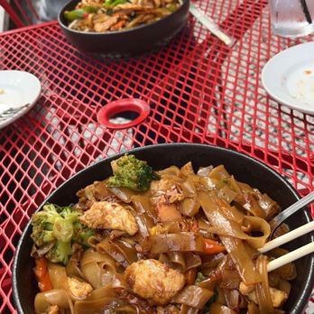 Deejai Thai - Pad See U - Thai Near Me - Charlotte, North Carolina