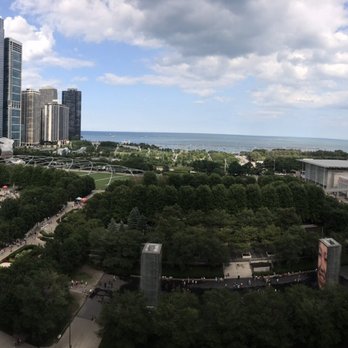 Cindy's Rooftop - View of Lake from Cindy's - New American Near Me - Chicago, Illinois