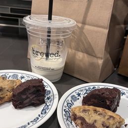 Able to share two cookies with the whole family! Able to share two cookies with the whole family!