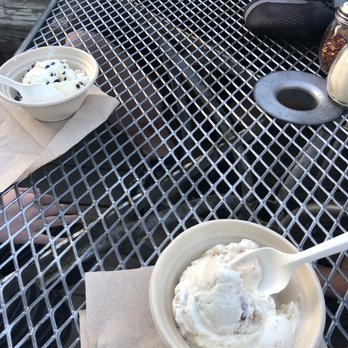 Frankie's - Counter clockwise from top: Raspberry Ripple, Mint Chocolate Chip, Praline & Cream - Ice Cream & Frozen Yogurt Near Me - Mendocino, California Frankie's - Counter clockwise from top: Raspberry Ripple, Mint Chocolate Chip, Praline & Cream - Ice Cream & Frozen Yogurt Near Me - Mendocino, California