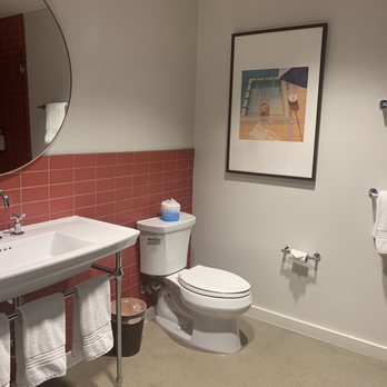 The Ruby Hotel & Bar - Bathroom - Hotels Near Me - Round Rock, Texas The Ruby Hotel & Bar - Bathroom - Hotels Near Me - Round Rock, Texas