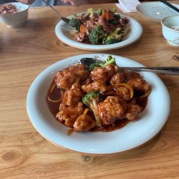 Hu's Cooking - Orange Chicken and beef and broccoli - Chinese Near Me - Houston, Texas Hu's Cooking - Orange Chicken and beef and broccoli - Chinese Near Me - Houston, Texas