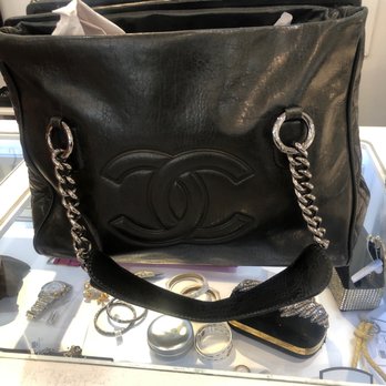 OnQueStyle - Used, Vintage & Consignment Near Me - Corona Del Mar, California OnQueStyle - Used, Vintage & Consignment Near Me - Corona Del Mar, California