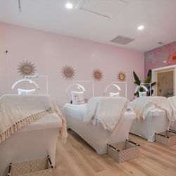 Iconic Lash Studio