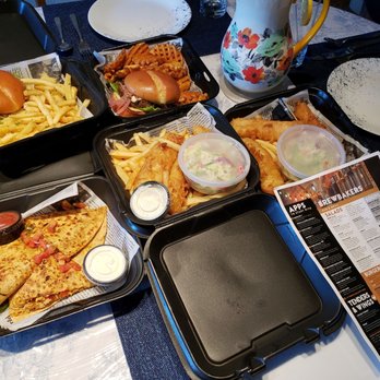Brewbakers - Chicken quesadilla, fire chicken sandwiches, veggie sandwich, fish and chips! Delicious! - New American Near Me - Lenexa, Kansas