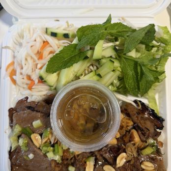 Banh-Mi Grill - Chicken vermicelli - Vietnamese Near Me - Ventura, California