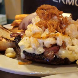 The Common Man Restaurant - Mac and cheese burger