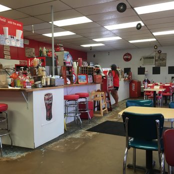 Sissy's Dive - Ice Cream & Frozen Yogurt Near Me - Lamesa, Texas