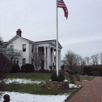 Tara - A Country Inn - Side front view - Hotels Near Me - Clark, Pennsylvania