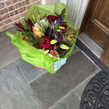 Buss Flower Shop - Lovely Arrangement! - Florists Near Me - Libertyville, Illinois Buss Flower Shop - Lovely Arrangement! - Florists Near Me - Libertyville, Illinois
