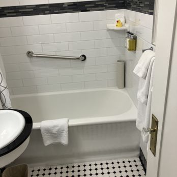 Chancellor Hotel - Bathroom - Hotels Near Me - San Francisco, California Chancellor Hotel - Bathroom - Hotels Near Me - San Francisco, California