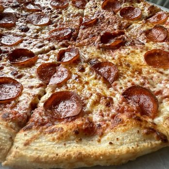 Dare Devil's Pizzeria - Pepperoni Pizza (3.8/5) - Pizza Near Me - Kill Devil Hills, North Carolina