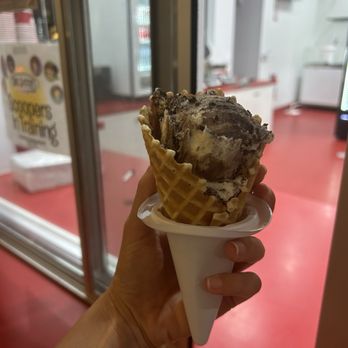 Bruster's Real Ice Cream - Desserts Near Me - La Canada, California