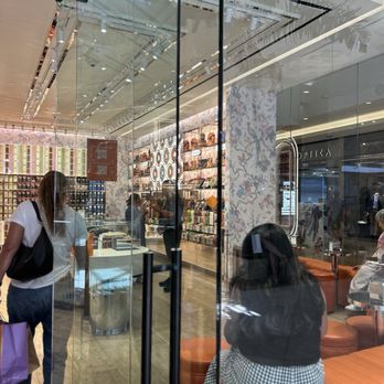 Venchi - Chocolatiers & Shops Near Me - Costa Mesa, California