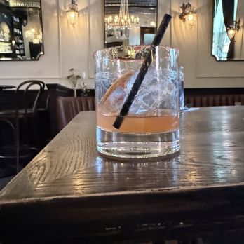 Van Atta - Amazing cocktail specials for happy hour - Bars Near Me - Telluride, Colorado Van Atta - Amazing cocktail specials for happy hour - Bars Near Me - Telluride, Colorado