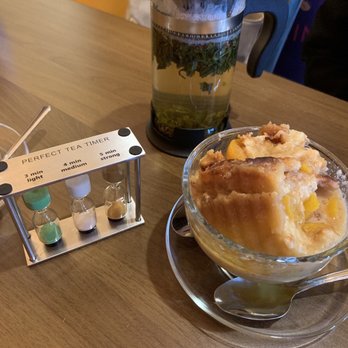 Mingles Tea Bar - Peach Cobbler & Green Pomegranate tea - Desserts Near Me - Inglewood, California Mingles Tea Bar - Peach Cobbler & Green Pomegranate tea - Desserts Near Me - Inglewood, California