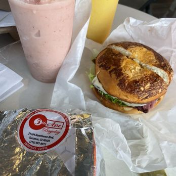 5th Ave Bagelry - Strawberry Shortcake and Mango Smoothie with the Hot Pastrami on a cheese bagel - Bagels Near Me - Torrance, California