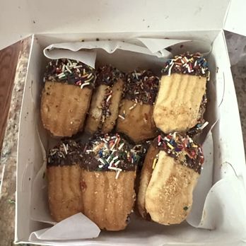 Circo's Pastry Shop - Bakeries Near Me - Brooklyn, New York Circo's Pastry Shop - Bakeries Near Me - Brooklyn, New York