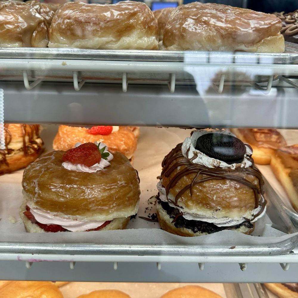 Donut Star Cafe - Display case - Donuts Near Me - Draper, Utah