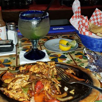 Casa Mexicana - Casa Mexicana fiesta chicken fajitas.  Just the best , largest,and speediest  lunch dishes You can purchase.  Friendly service. Quality food - Mexican Near Me - Southaven, Mississippi