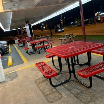 Huntley Dairy Mart - Sitting area - Fast Food Near Me - Huntley, Illinois