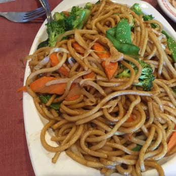 China Kitchen - Vegetable chow mein - soft noodle - Szechuan Near Me - Ventura, California