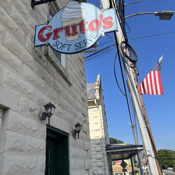 Gruto's Soft Serve - The outside - Ice Cream & Frozen Yogurt Near Me - Purcellville, Virginia