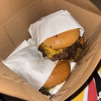 Juicy Smash Burgers - Smash burgers - Burgers Near Me - El Paso, Texas Juicy Smash Burgers - Smash burgers - Burgers Near Me - El Paso, Texas