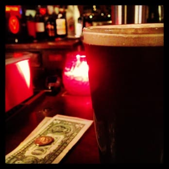 Sutter Station Tavern - Enjoying a pint of Guinness - Cocktail Bars Near Me - San Francisco, California Sutter Station Tavern - Enjoying a pint of Guinness - Cocktail Bars Near Me - San Francisco, California