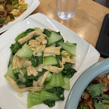 Chili Wok - Chinese Near Me - Vienna, Virginia Chili Wok - Chinese Near Me - Vienna, Virginia