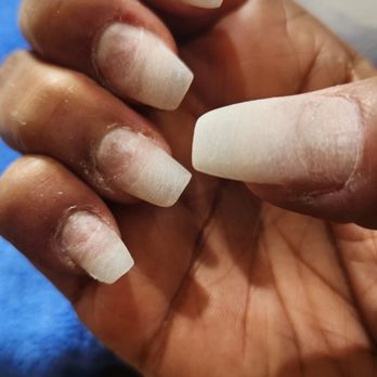 Dazzle Nail & Spa - Nail Salons Near Me - Chicago, Illinois
