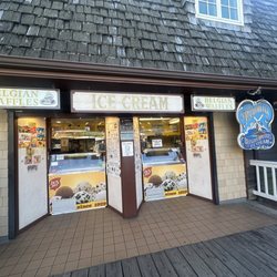 The Windmill Belgian Waffles & Ice Cream - Outside shop