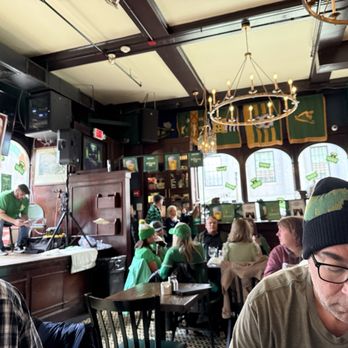 The Black Rose - Interior - American Near Me - Boston, Massachusetts