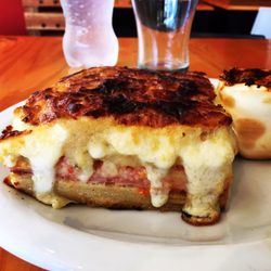 Fortaleza - Faina rellena y de fondo canastita de pulpo.