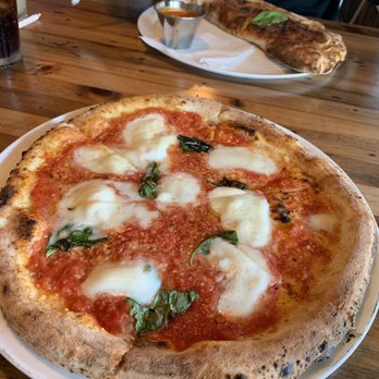 Oakfire - Margarita pizza with buffalo mozzarella - Pizza Near Me - Lake Geneva, Wisconsin Oakfire - Margarita pizza with buffalo mozzarella - Pizza Near Me - Lake Geneva, Wisconsin