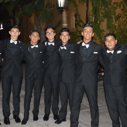 Hombrecitos y Niñas Elegantes