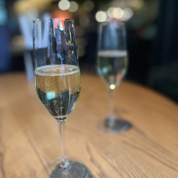 JOEY Uptown - Complimentary bubbles - New American Near Me - Houston, Texas JOEY Uptown - Complimentary bubbles - New American Near Me - Houston, Texas