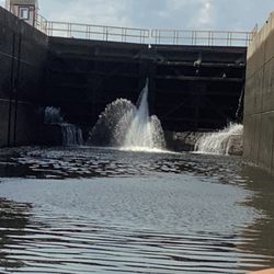 Erie Canal Cruises - The lock on the way back