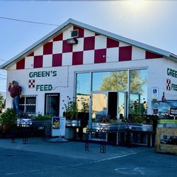Green's Feed - Outside